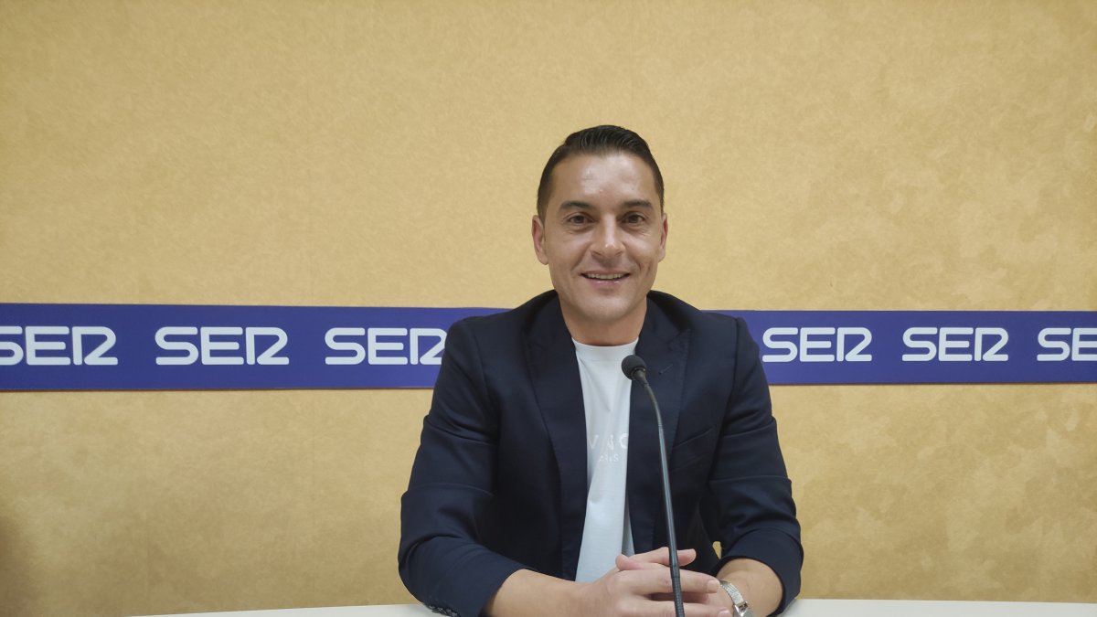 Francisco en los estudios de la Cadena SER Almería, donde repasó la actualidad del Almería al que tanto quiero.