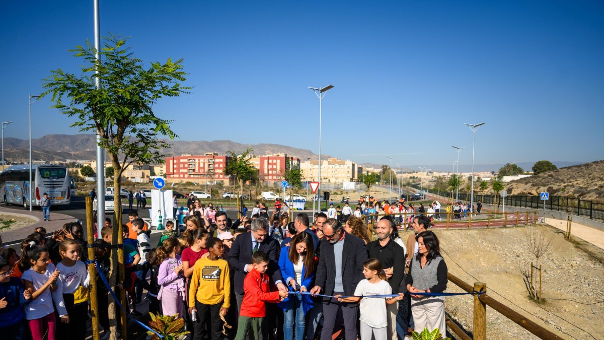 Foto de la inauguración del carril bici entre Almería y Huércal de Almería