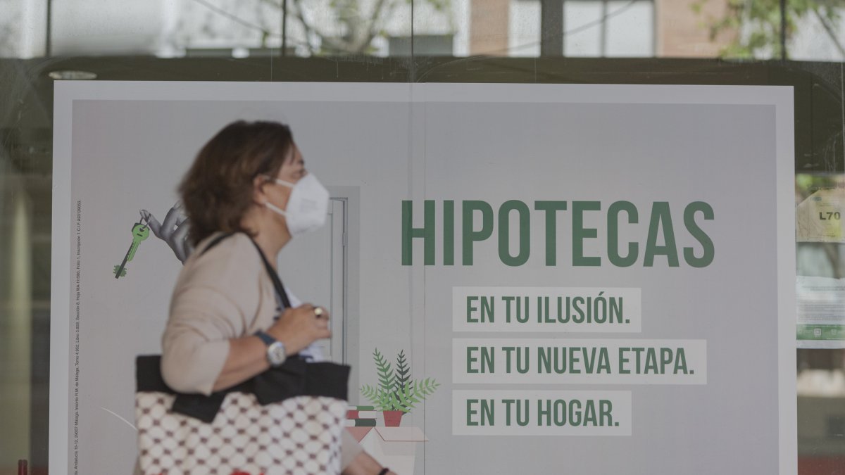 A pesar de la contención, Almería crece en hipotecas.