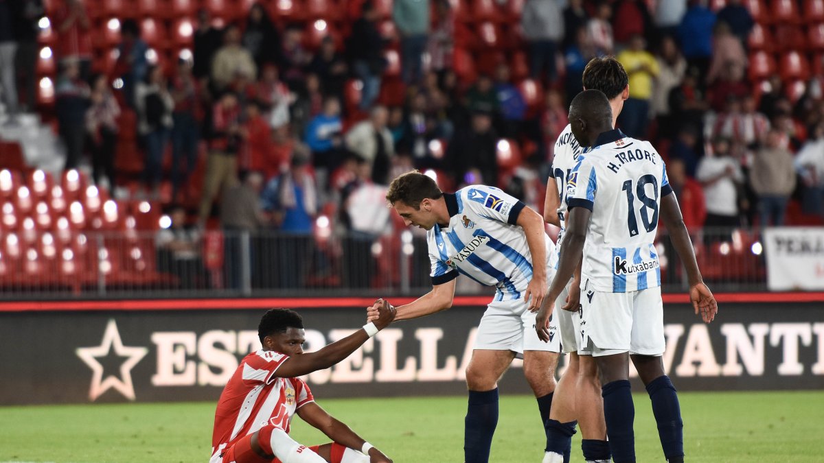 El Almería dejó escapar un punto contra la Real Sociedad en los últimos compases.