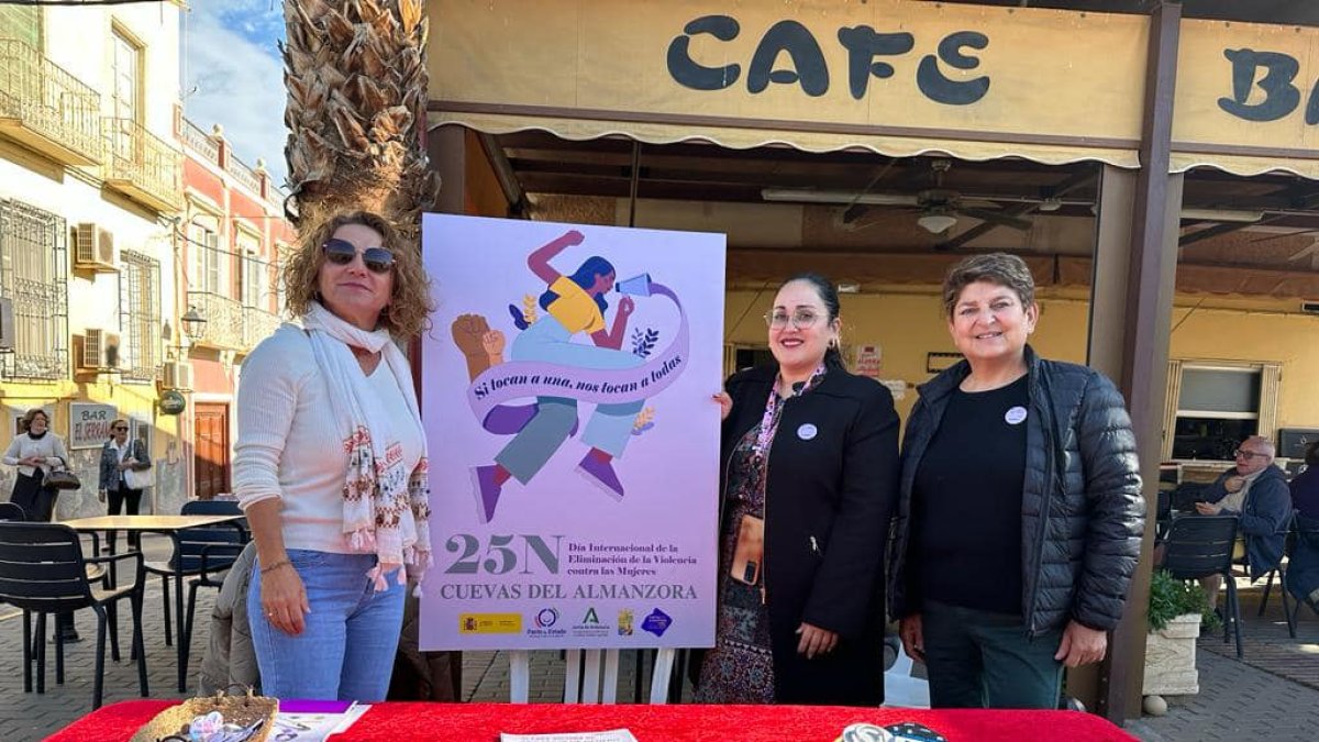 Stand informativo ubicado en Cuevas del Almanzora.