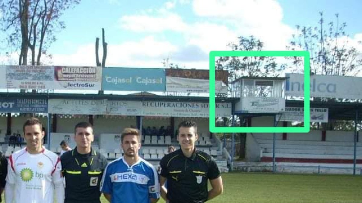 Javi Úbeda hizo llegar la foto de la cabina de prensa del \'Chamorro Martínez\' de Martos.