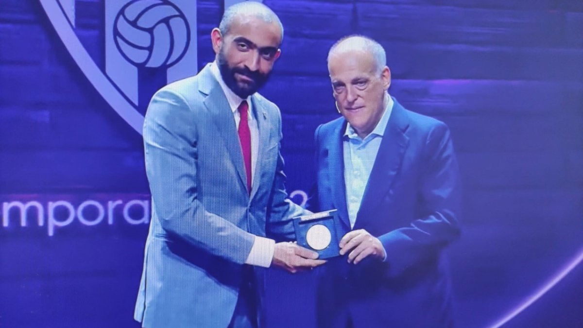 Mohamed El Assy y Javier Tebas en La Liga.