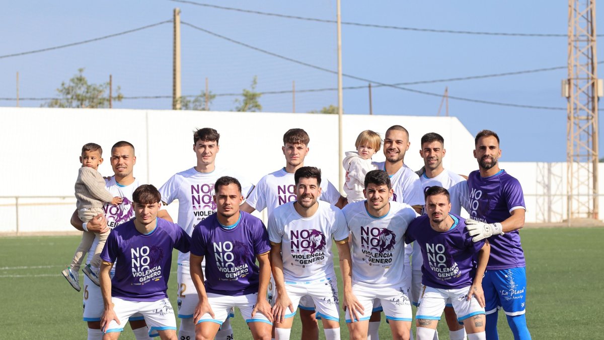 El Carboneras CF sigue fuerte.