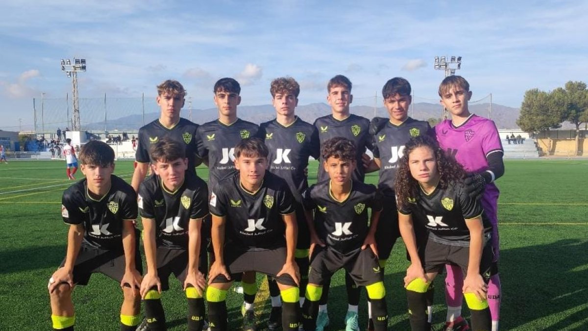 El once del Cadete del Almería que se enfrentó el pasado domingo al Estepona en Los Pinos.