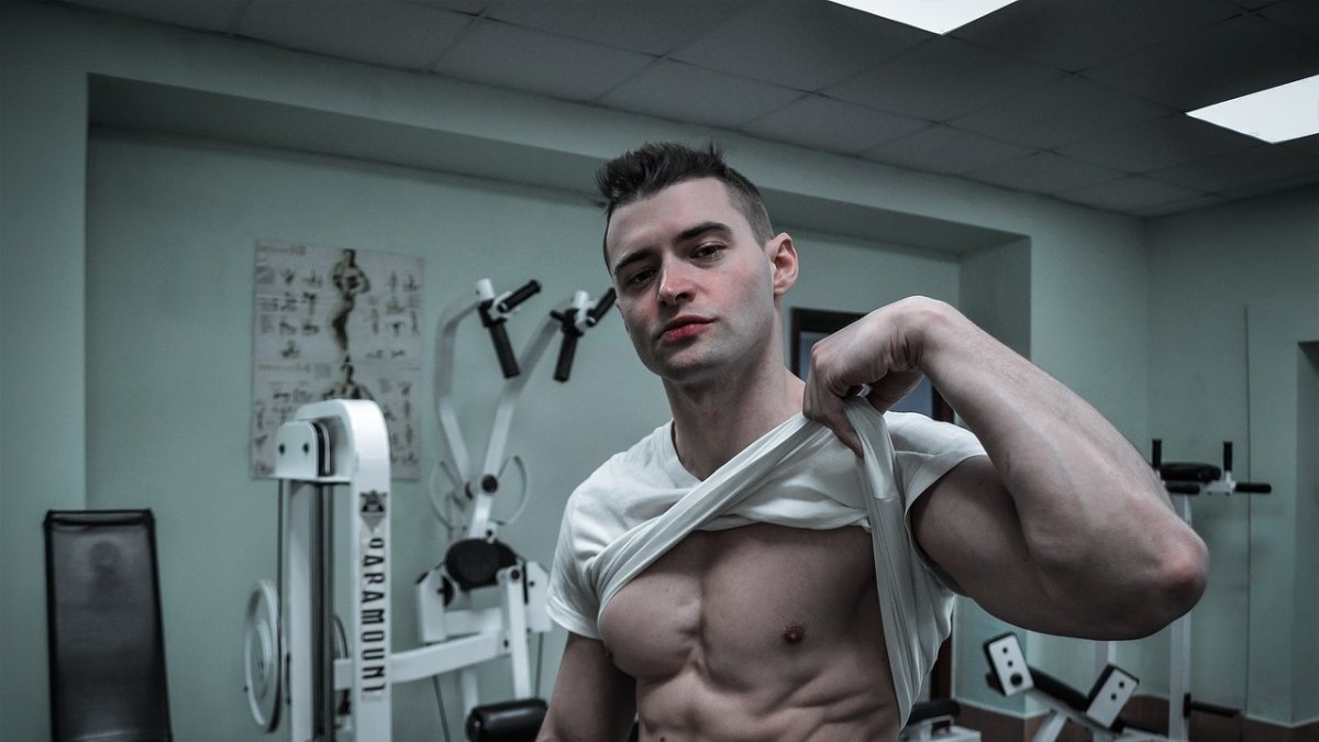 Imagen de archivo de un usuario de una sala fitness.