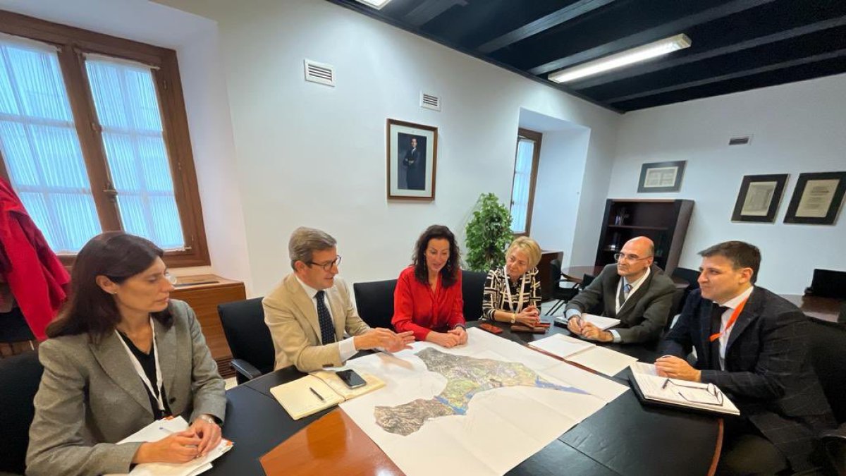 Reunión mantenida en la Consejería de Industria