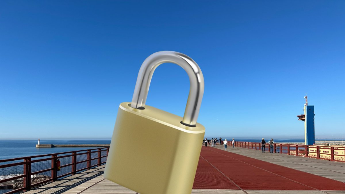 El Cable Inglés, cerrado por fuertes vientos.