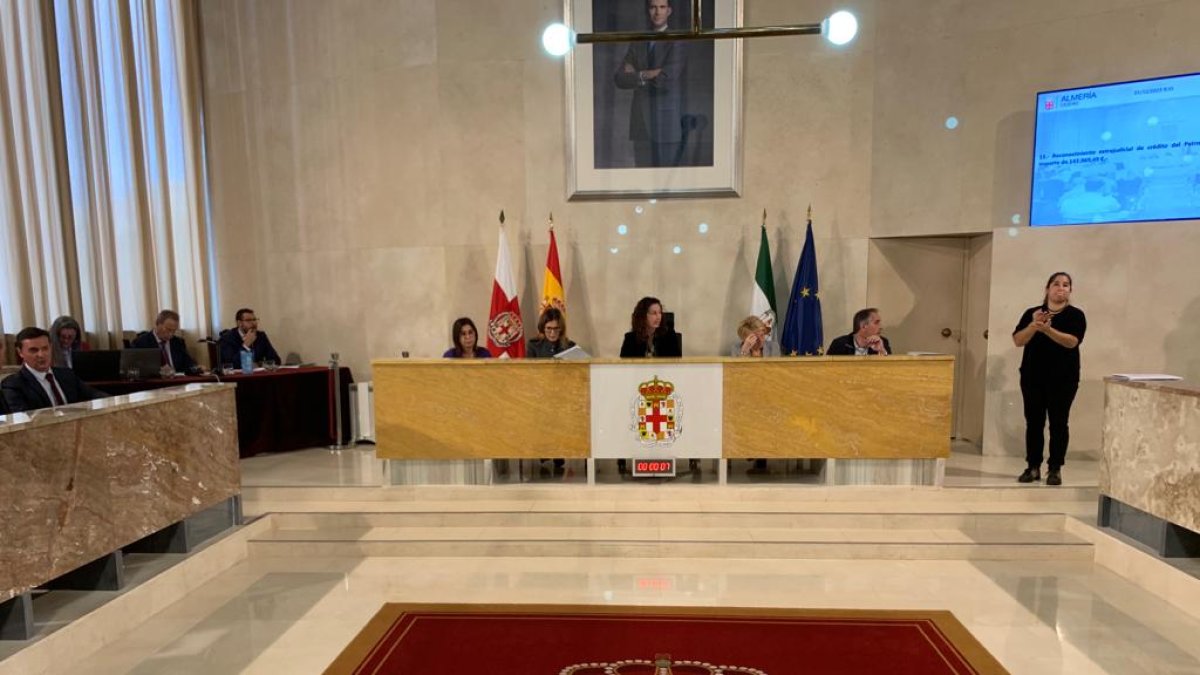 Vista de la mesa presidencial del pleno