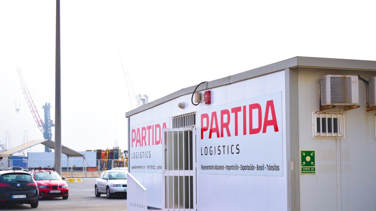 La nueva sede de Partida Logistics en su localización privilegiada en pleno corazón del Puerto de Almería