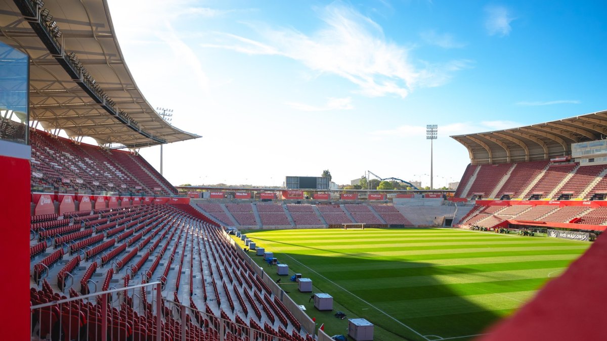 Son Moix ha cambiado totalmente y ahora sí es un campo de fútbol.