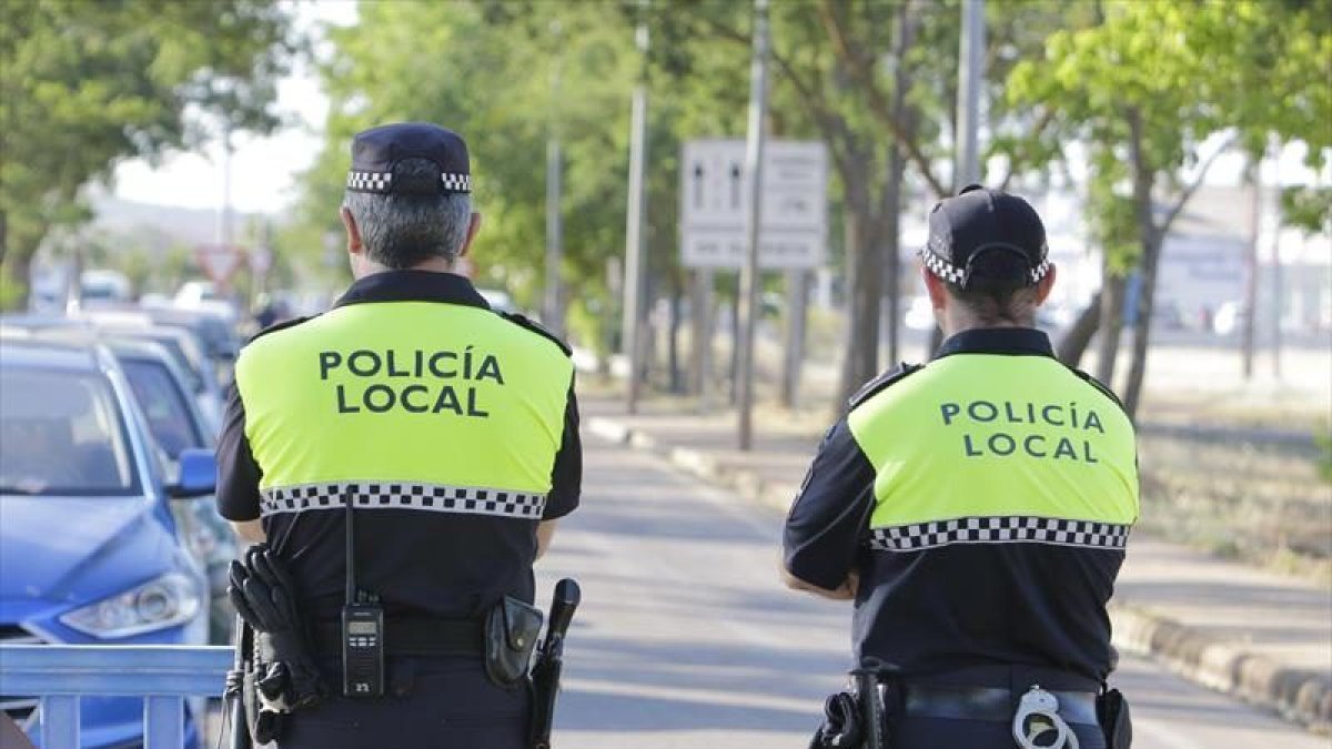 La Policía Local de Vícar se ha encargado de realizar la campaña.