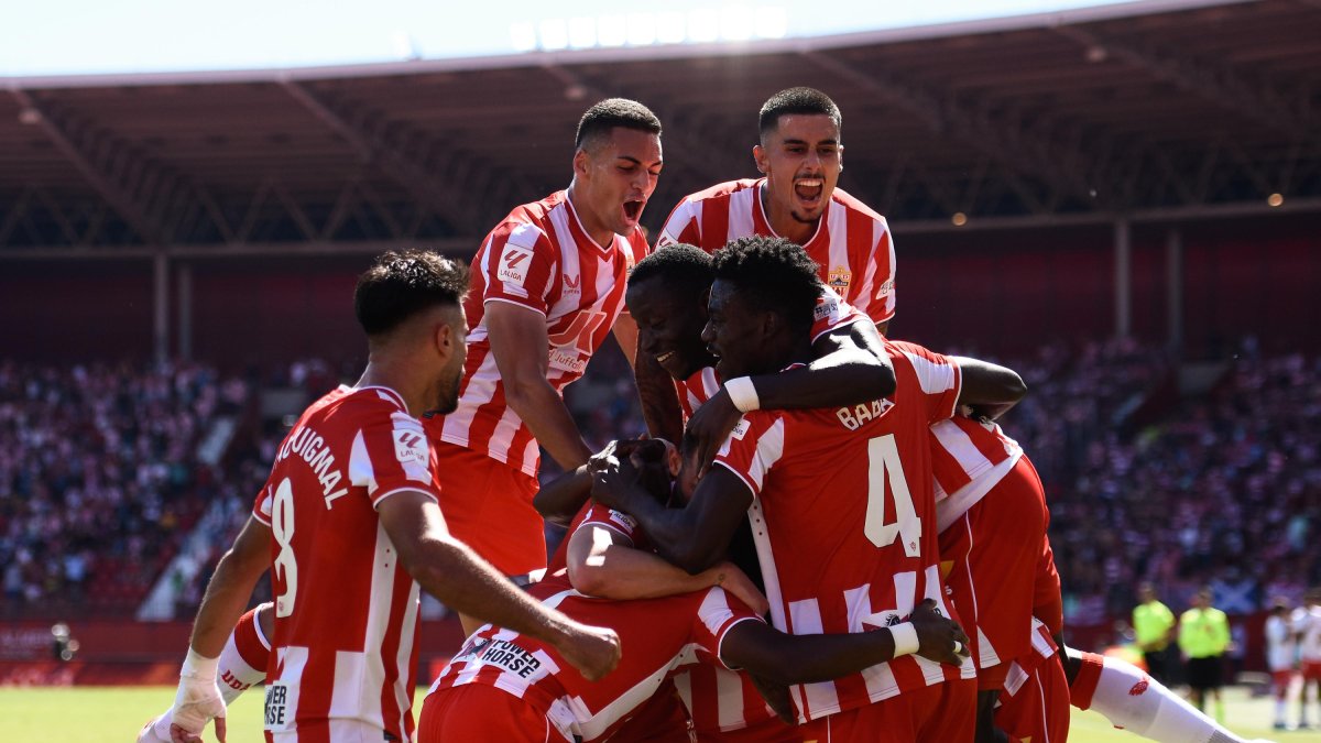 Los futbolistas rojiblancos estarán muy atentos a lo que ocurra en el próximo mercado de invierno.
