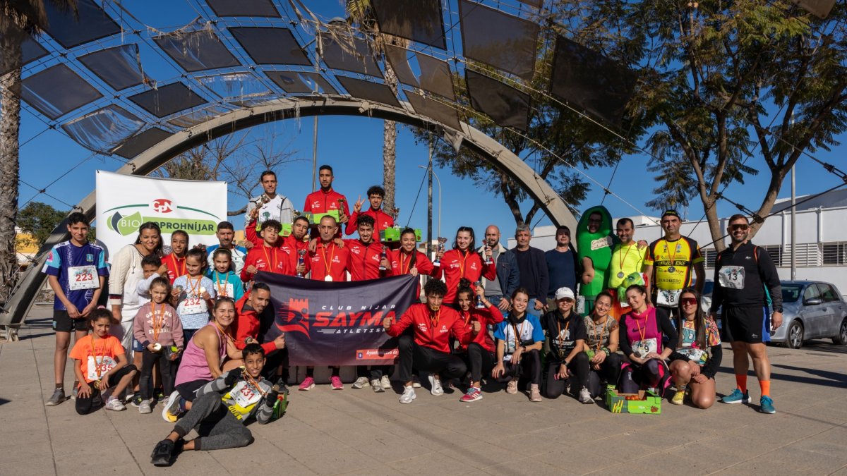 La gran familia se daba cita en la carrera nijareña.
