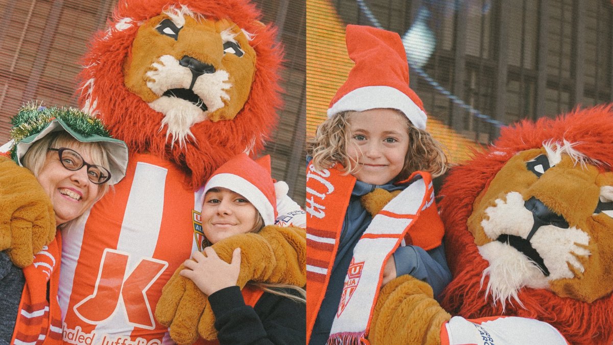 La mascota Rozam animando siempre a los aficionados que viven una temporada para el olvido.