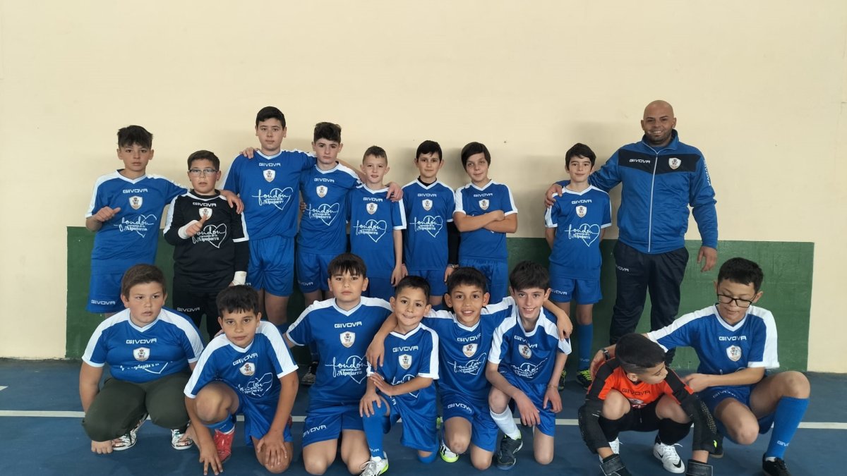 Presentación del equipo alevín del Fondón Atlético en el Pabellón Miguel A. Ramírez.
