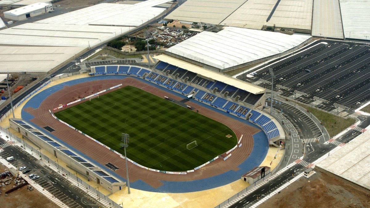 En este recinto deportivo jugó el Almería un partido de Liga en la temporada 2005-2006.