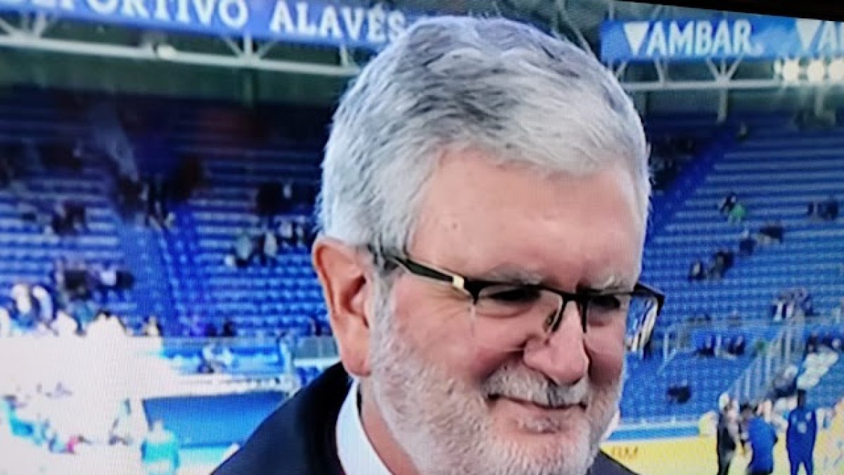 Pepe Bonillo se ha convertido en la voz cantante del Almería.