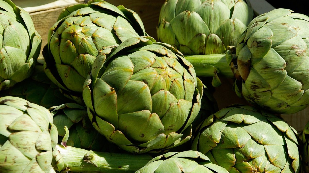 Alcachofas con jamón serrano.