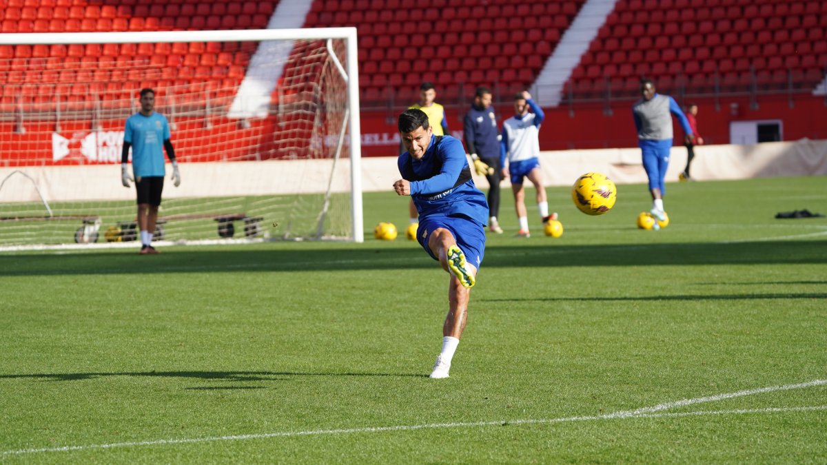 Robertone es una de las novedades para el primer partido de 2024.