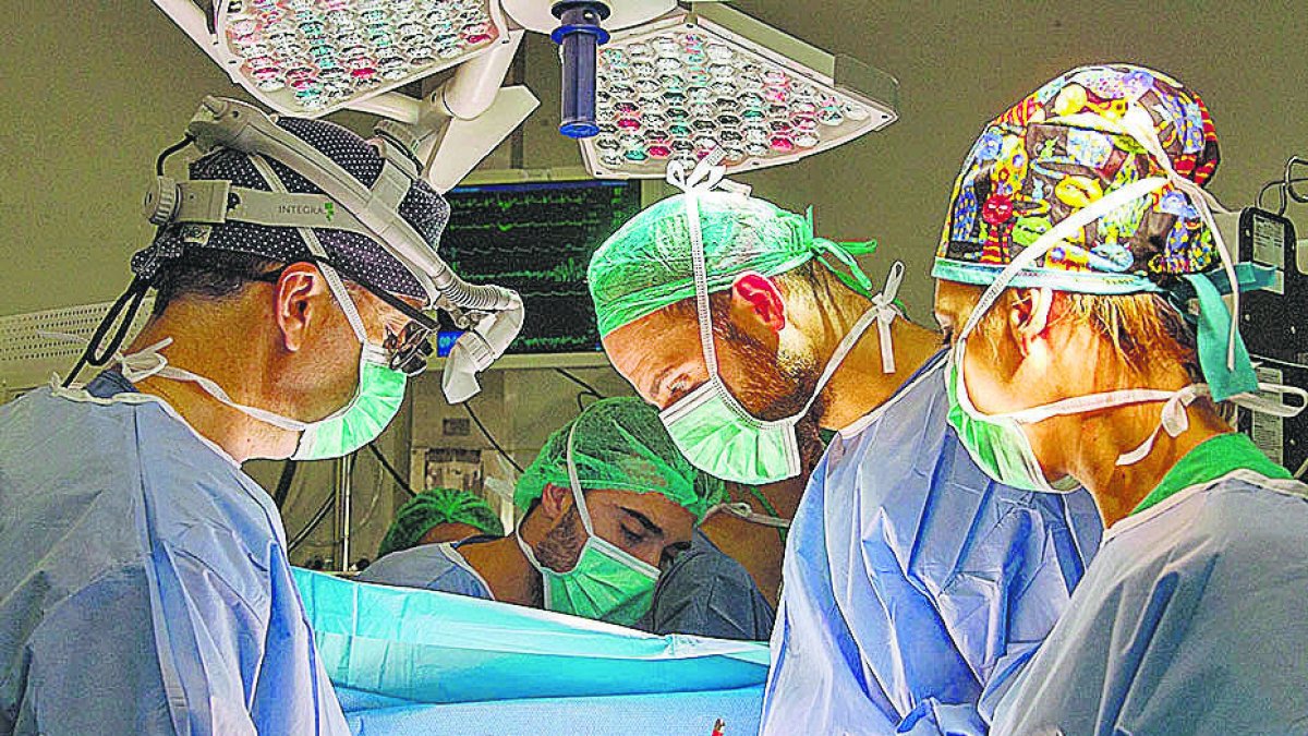 Imagen de archivo en quirófano.
