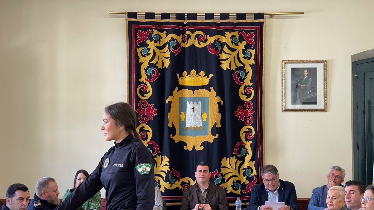 Toma de posesión de la primera mujer policía de Níjar.