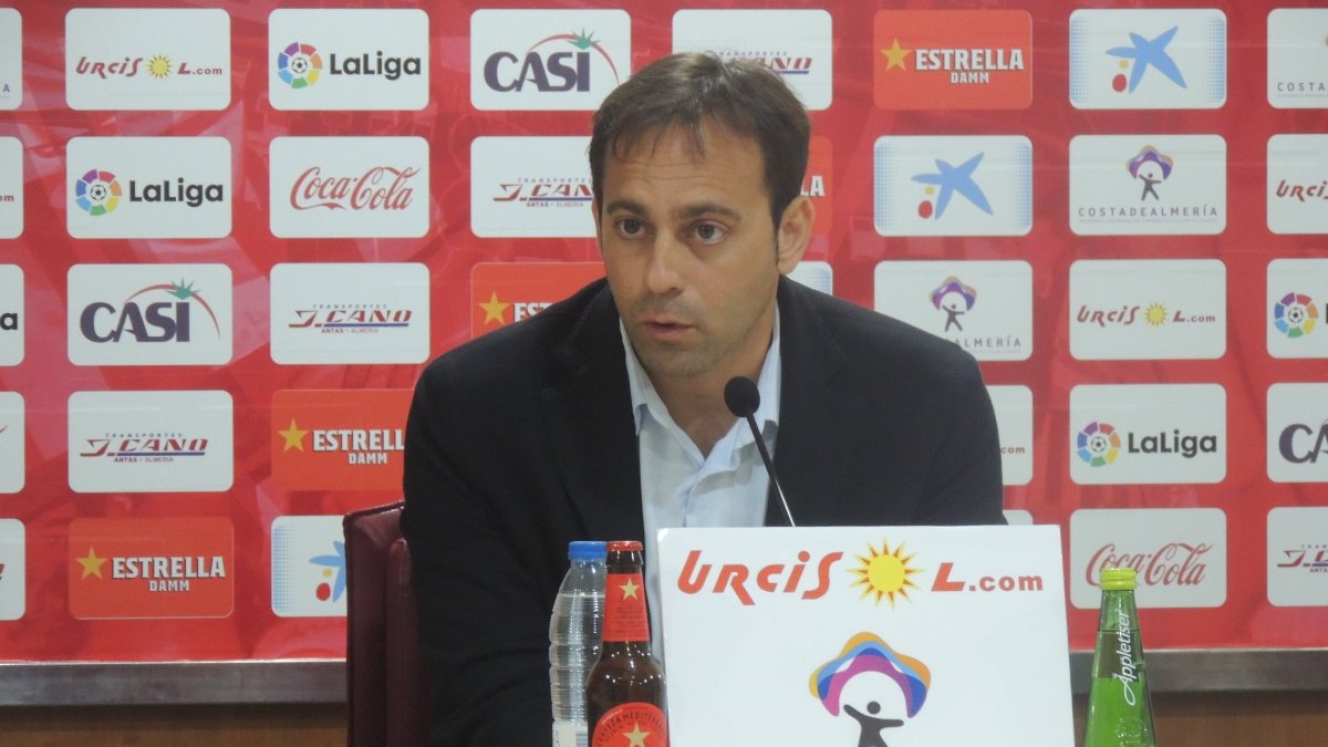 Fran Fernández siente los colores del Almería.