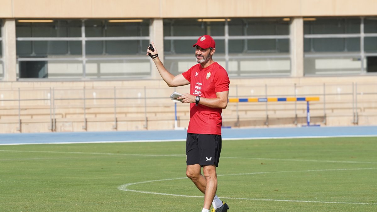 El valenciano fue cesado en septiembre después de perder 5-1 en el Sánchez Pizjuán.