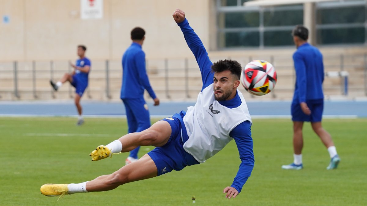 Arnau Puigmal tiene las maletas preparadas pero ahora queda pendiente de la lesión.