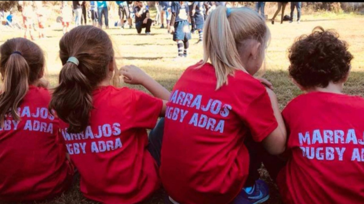 Los más pequeños del club de rugby Marrajos.