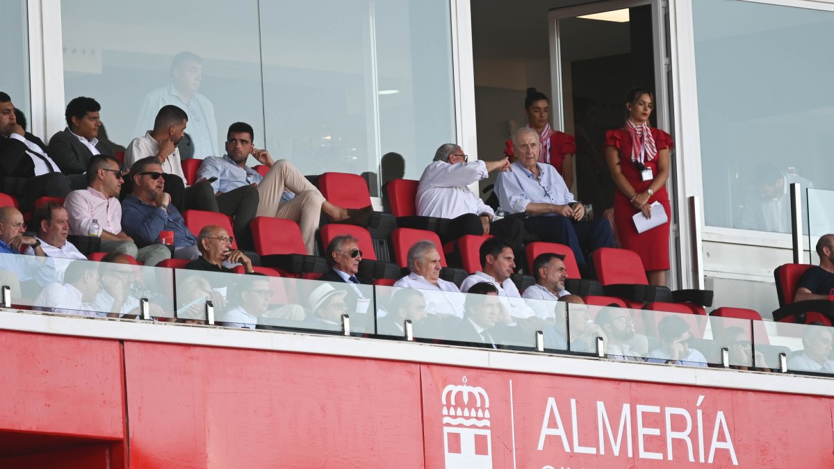 La Liga empezó con un palco hasta la bandera pero ahora...