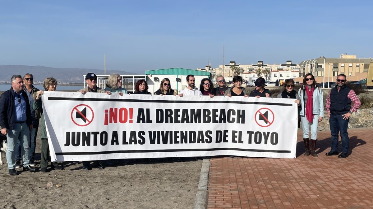 Movilización de vecinos de El Toyo.