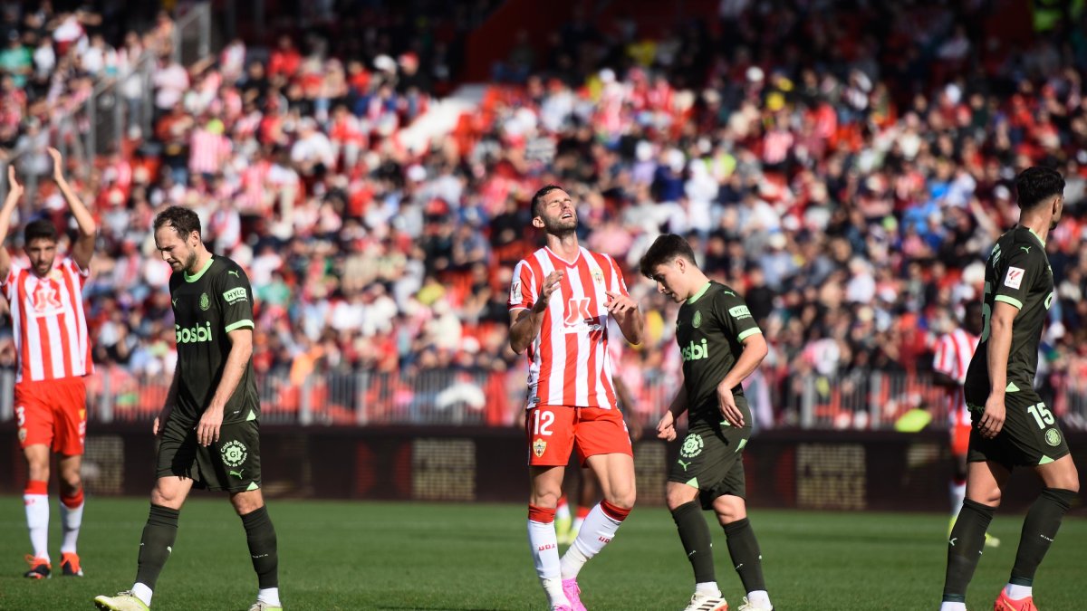 Leo Baptistao se lamenta de una ocasión ante el Girona.