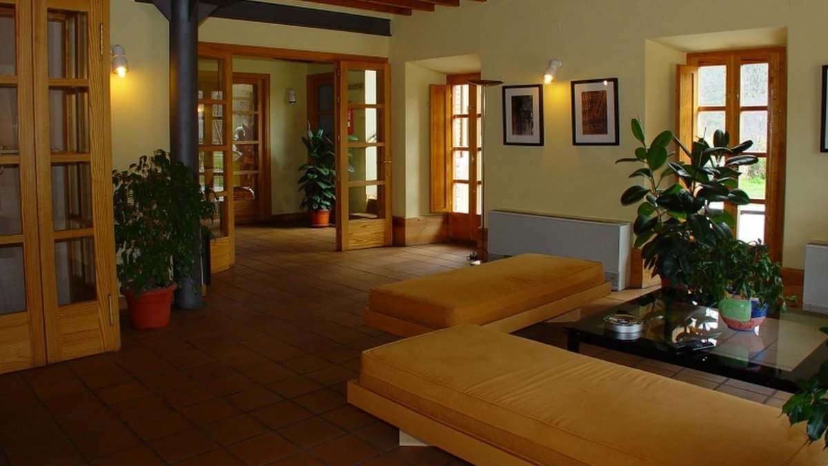 Interior de la Villa Turística de Las Menas situada en el antiguo poblado minero.