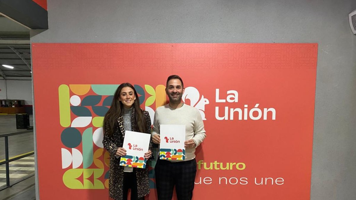 La responsable de marketing de La Unión, Belén González y Sergio Domínguez.