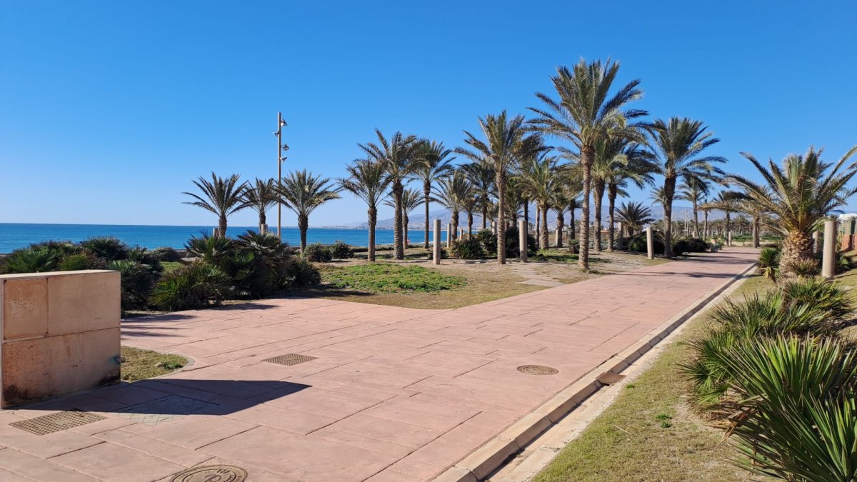 Paseo Marítimo de El Toyo.