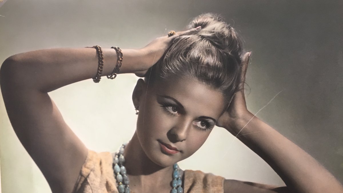 Uno de los populares retratos femeninos de Guerry que lució en su escaparate del Paseo.