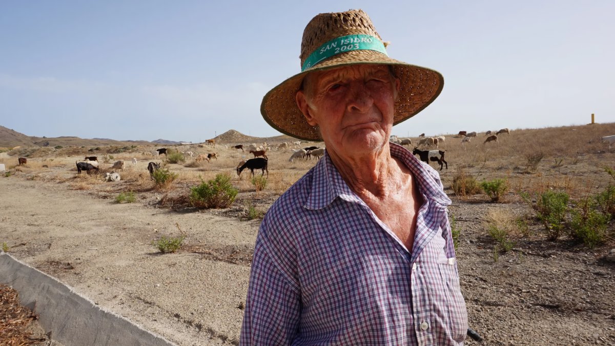El pastor Diego Fernández de Los Gallardos. FOTO RICARDO ALBA