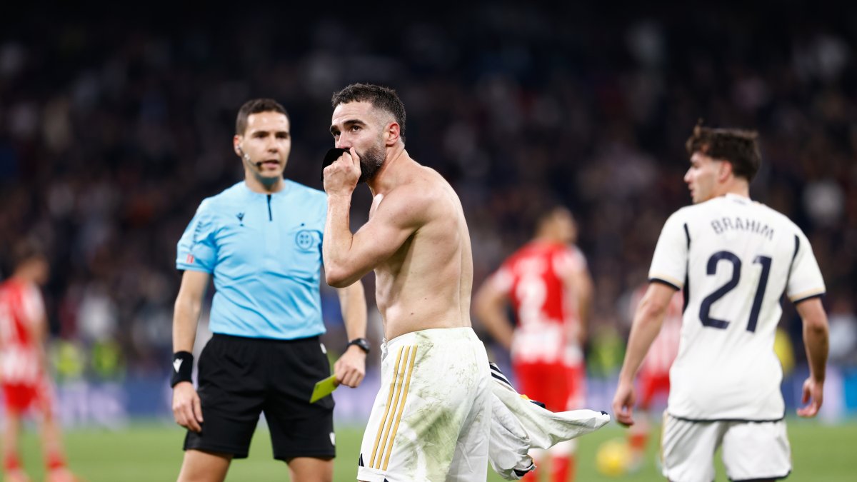 Los jugadores del Real Madrid celebrando el gol de la victoria.