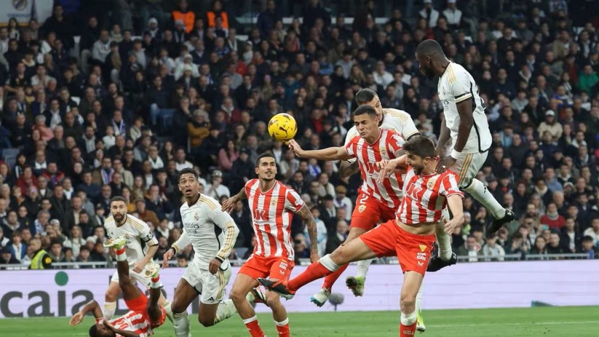 Acción en la que Rudiger se apoya en Édgar para ganar ventaja y que termina convirtiéndose en penalti para el Madrid.