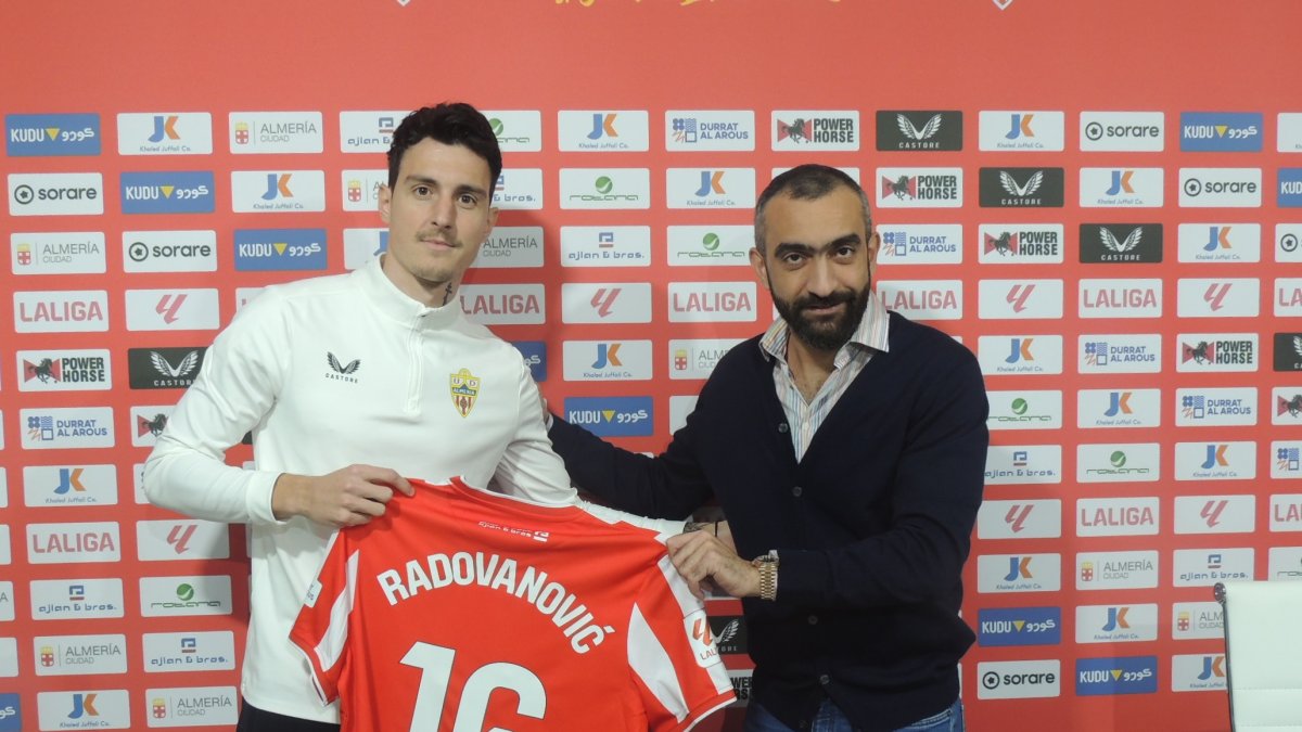 Aleksandar Radovanovic y Mohamed El Assy en la presentación de este miércoles.