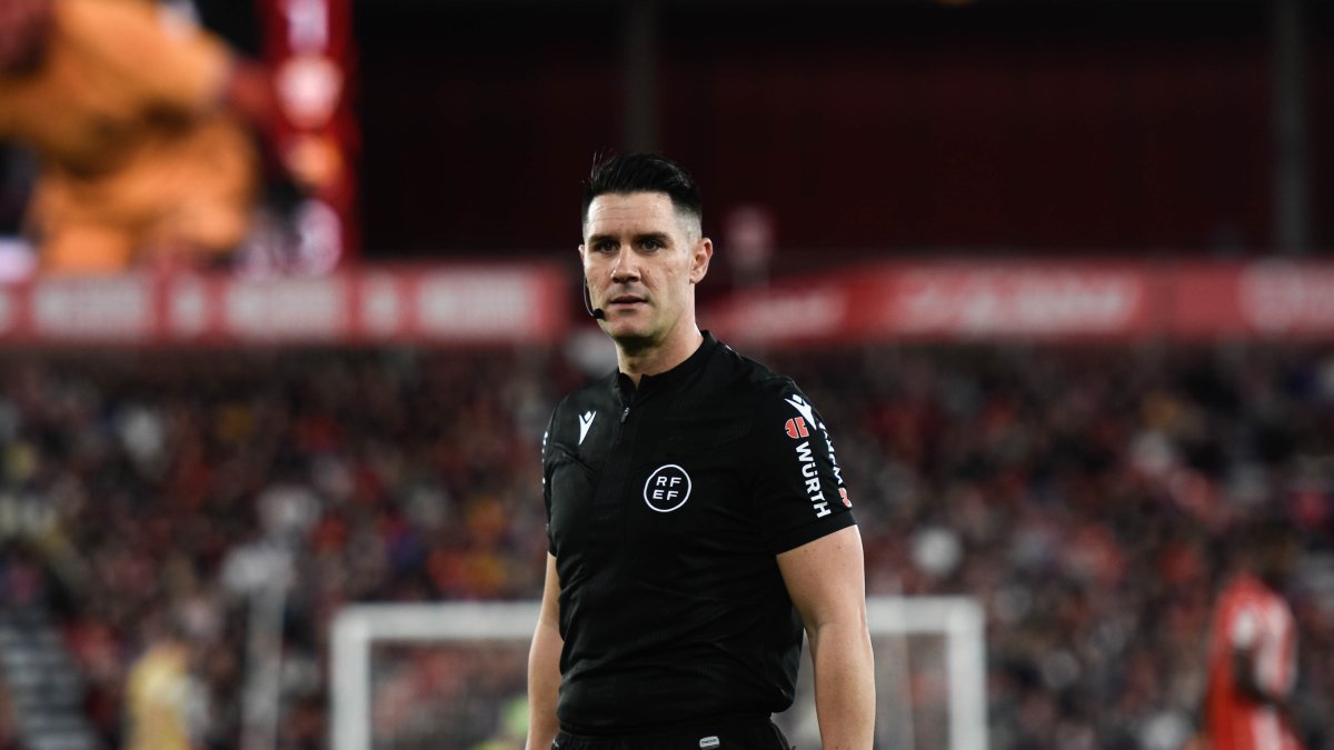 El madrileño durante el Almería-FC Barcelona que finalizó 1-0 la pasada temporada.