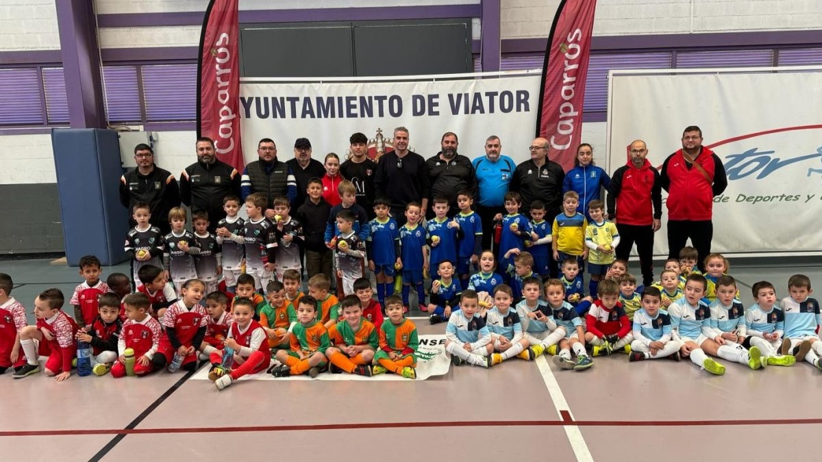 La gran familia del fútbol formativo pasó por Viator.