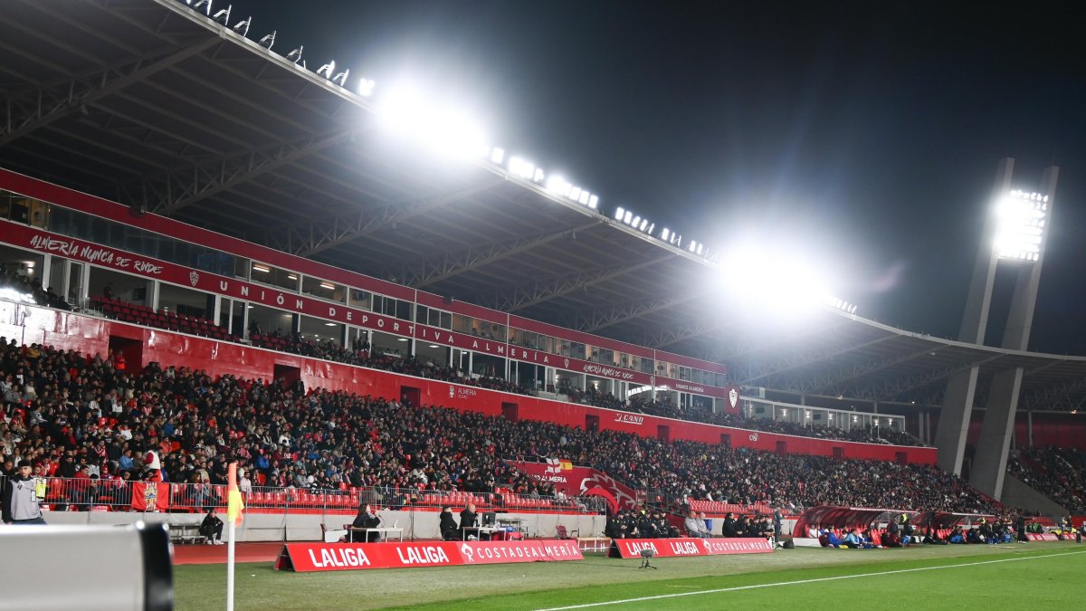 Los aficionados del Almería ya tienen claro que el club no se vende.