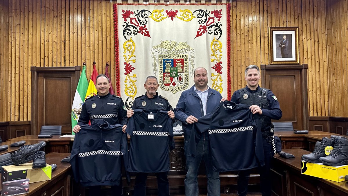 La Policía Local de Huércal-Overa tendrá nueva indumentaria.