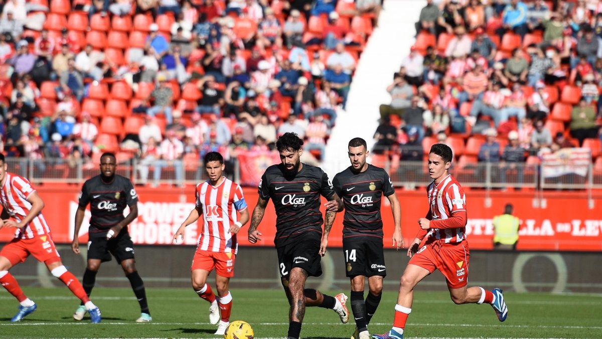 Samú Costa en su visita al Mediterráneo ya como futbolista del Real Mallorca.