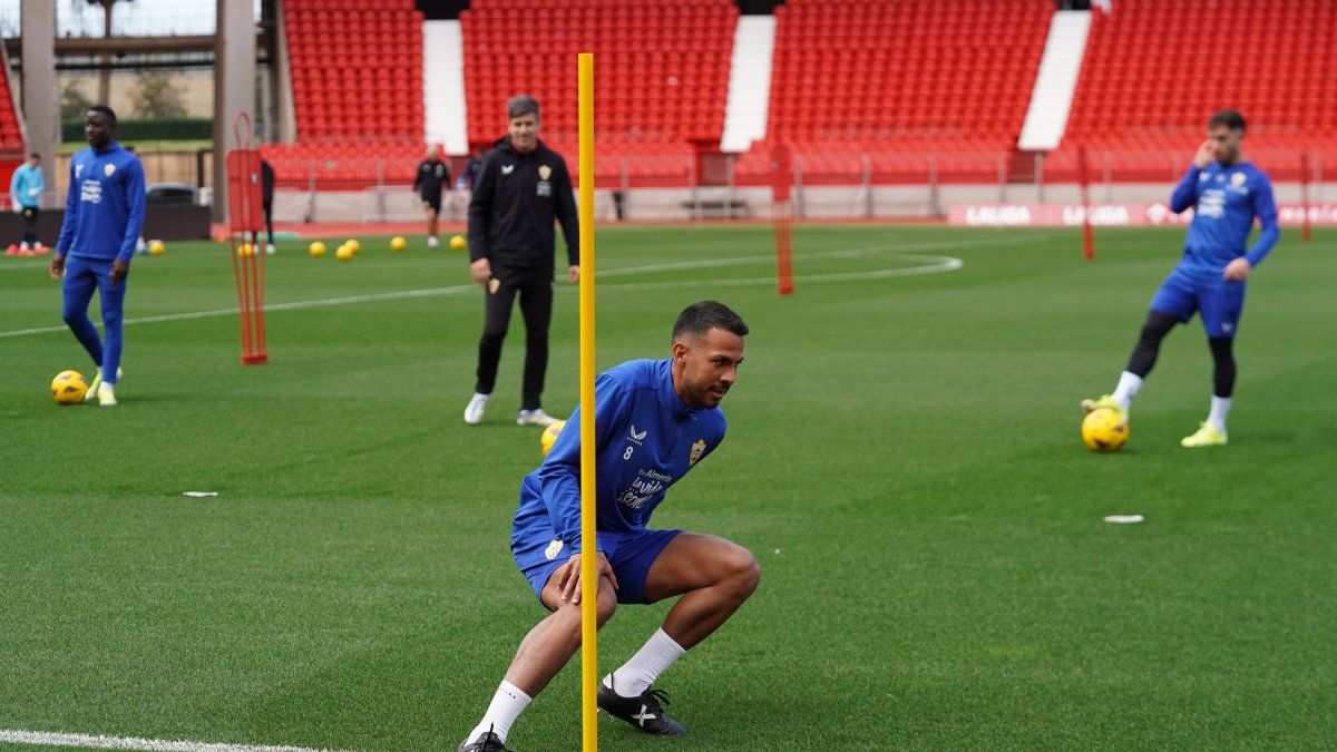 El jugador canario debutará este lunes y se llevará la ovación del Mediterráneo.