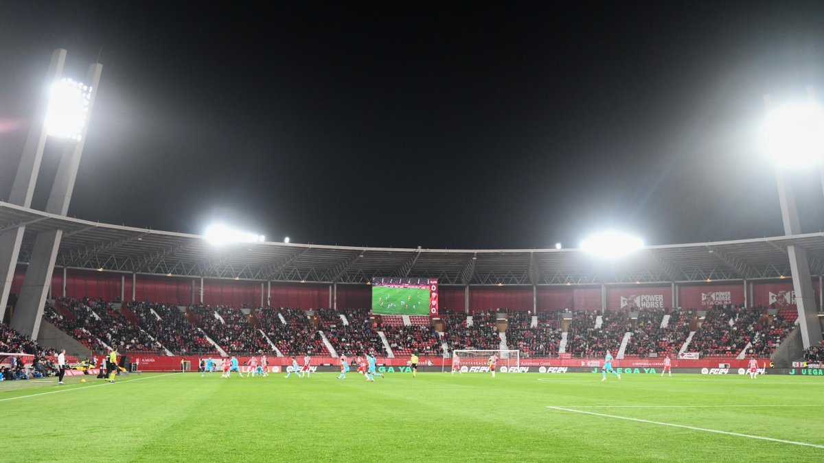 Estadio de los Juegos Mediterráneos en el Almería-Athletic.