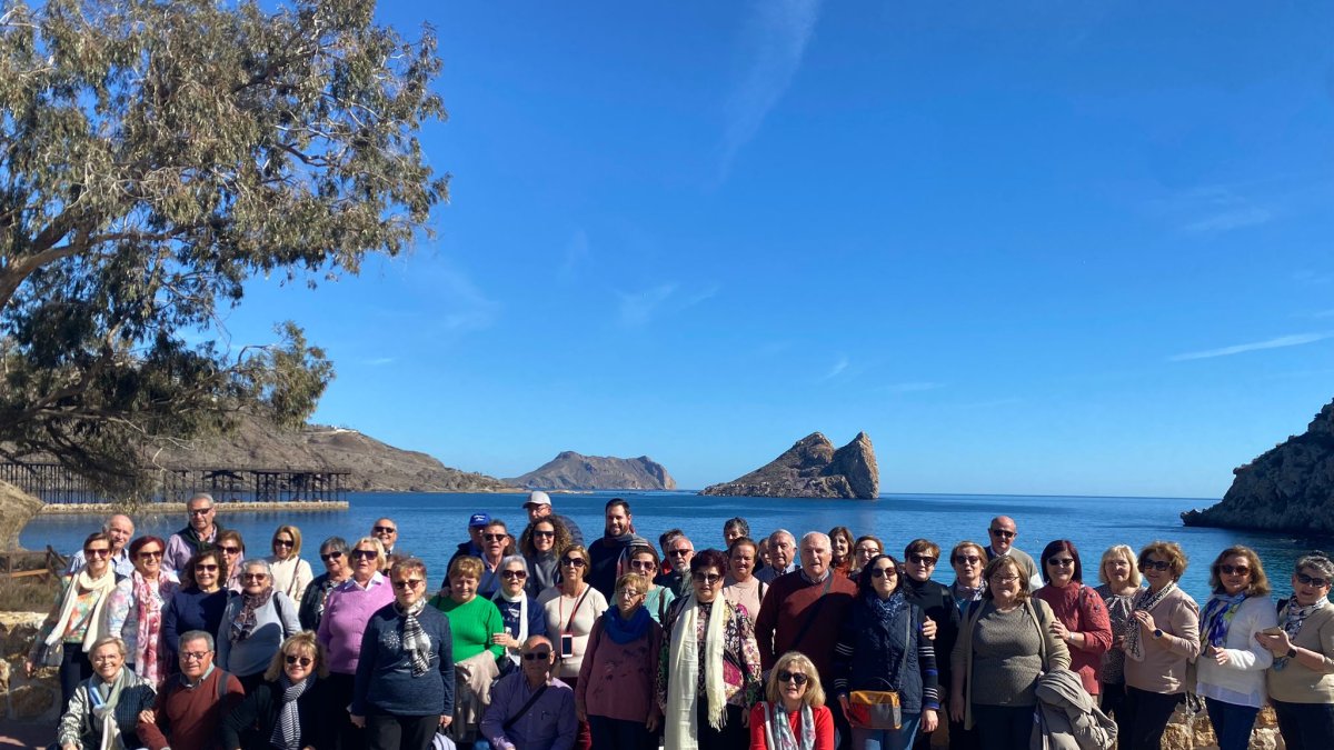 Los asistentes al viaje en una foto de grupo.