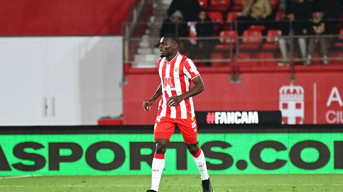 Bruno Langa lleva dos partidos con el Almería y se ha hecho con la titularidad.